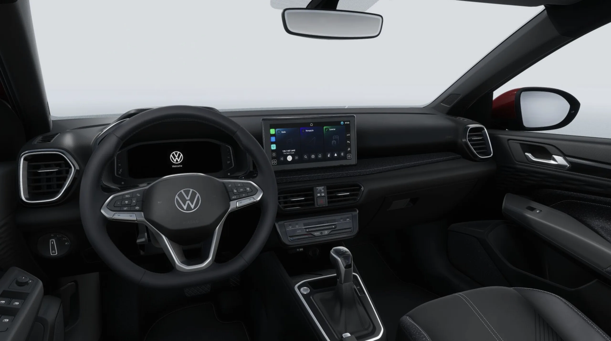 A central VW Play Connect de 10,1" e o painel digital de 10,25" trazem modernidade ao interior. Carregador por indução e app completam a conectividade.