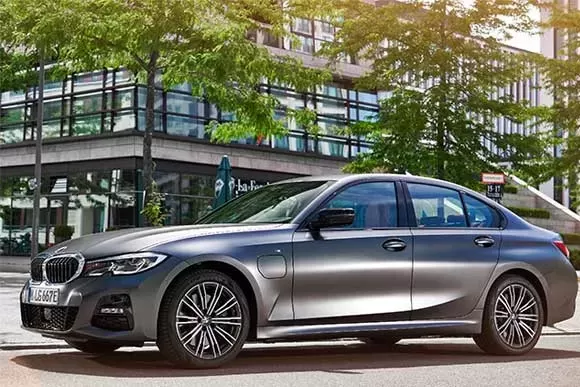 BMW 330e M Sport 2.0 Turbo 2021: Preço, Consumo, Desempenho e Ficha Técnica