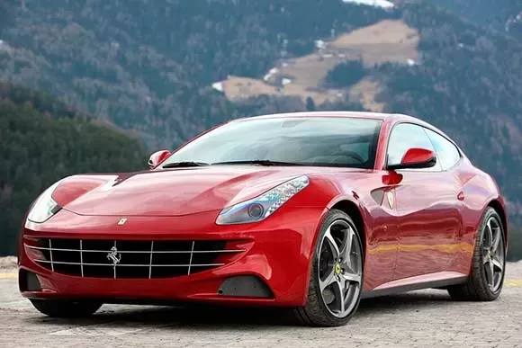 Ferrari FF 6.2 V12 4WD 2016: Preço, Consumo, Desempenho e Ficha Técnica