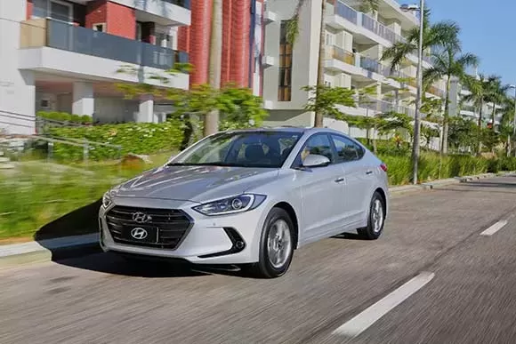 Hyundai Elantra  Top 2.0  2017: Preço, Consumo, Desempenho e Ficha Técnica