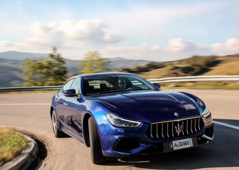 Maserati Ghibli  GT 2.0 Hybrid 2023: Preço, Consumo, Desempenho e Ficha Técnica