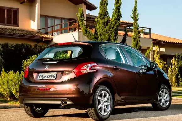 Peugeot 208  Allure 1.6 AT  2015: Preço, Consumo, Desempenho e Ficha Técnica