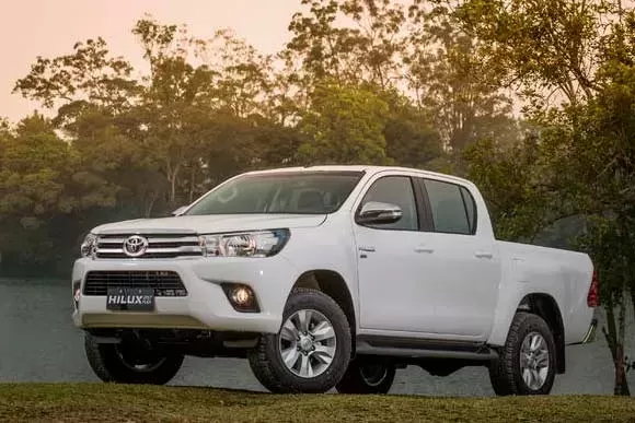 Toyota Hilux SR 2.7 4×42 AT CD 2017: Preço, Consumo, Desempenho e Ficha Técnica